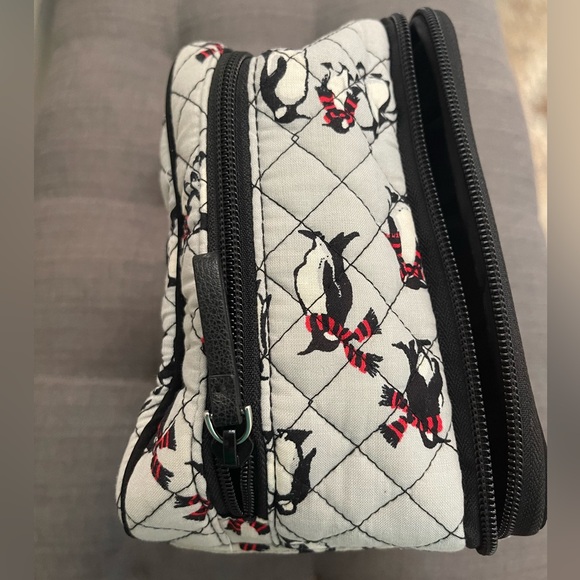 • Vera Bradley • Iconic Large Blush & Brush Case in Playful Penguins Gray • EUC - Picture 15 of 16